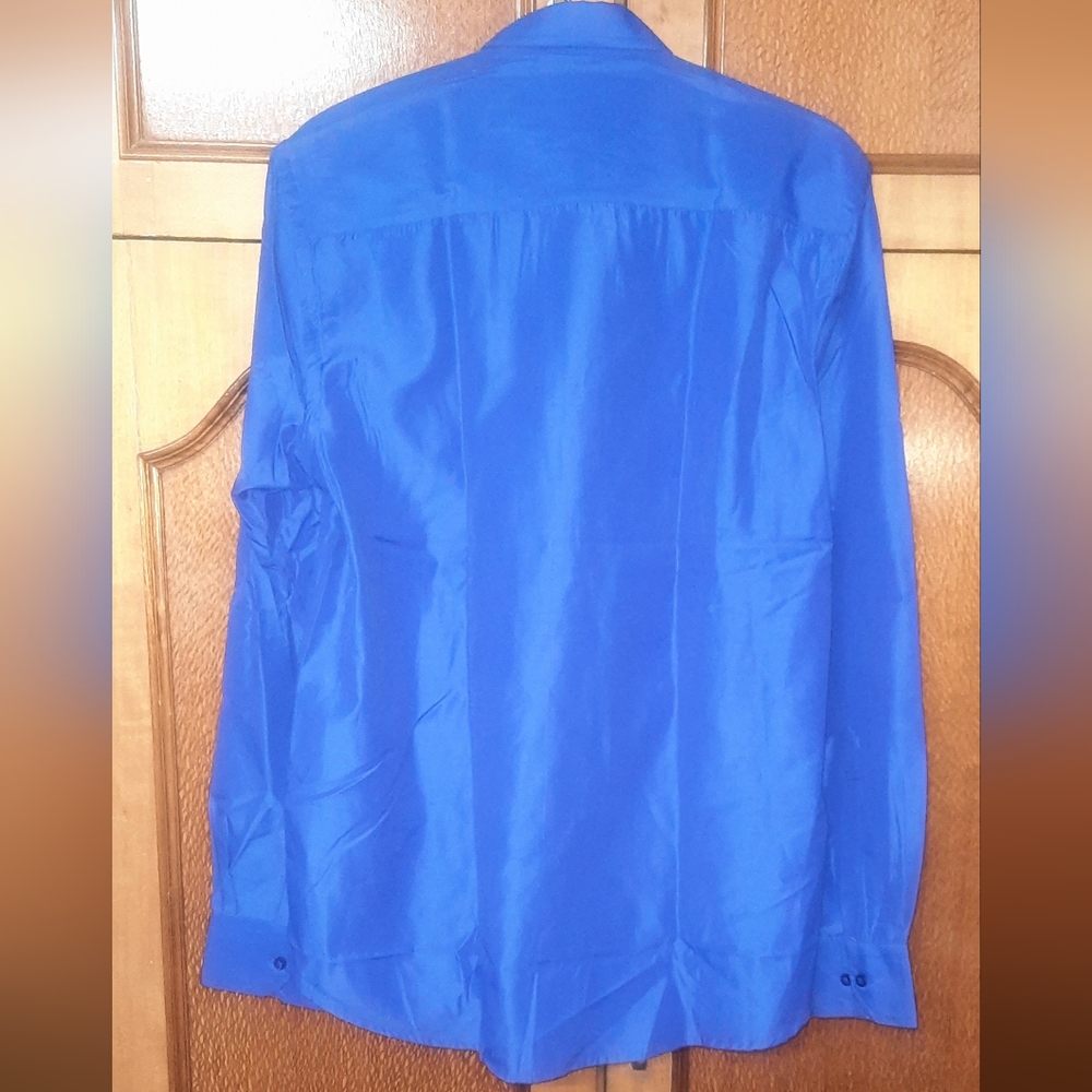 Men's Shirt - Picture 3 of 5